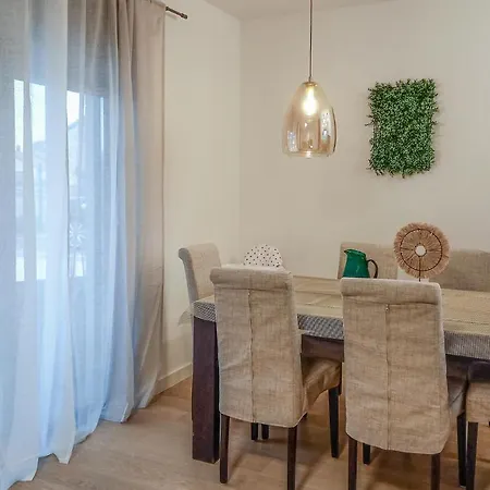 Apartman 2 Bedroom Gorgeous In *